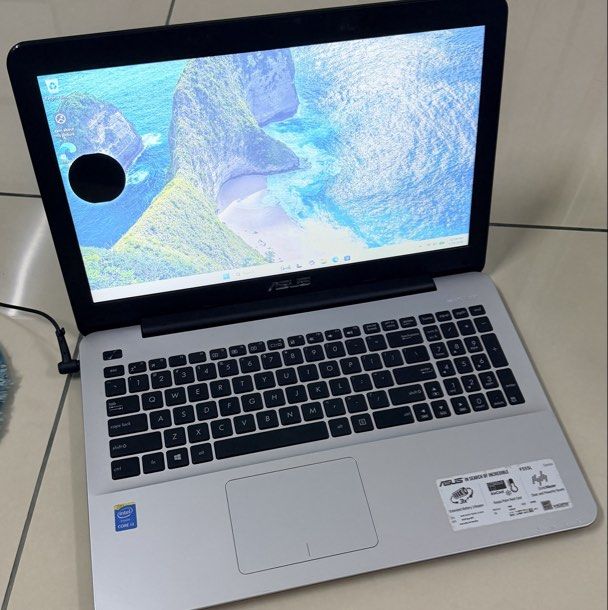 ASUS Laptop with Intel Core i3506719306872279041