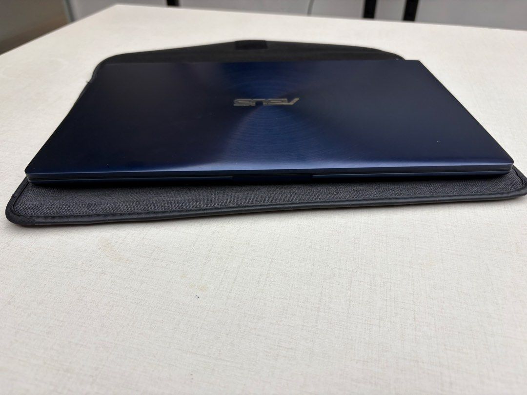 ASUS ZenBook 14 Laptop with Intel UHD Graphics506176104700334089