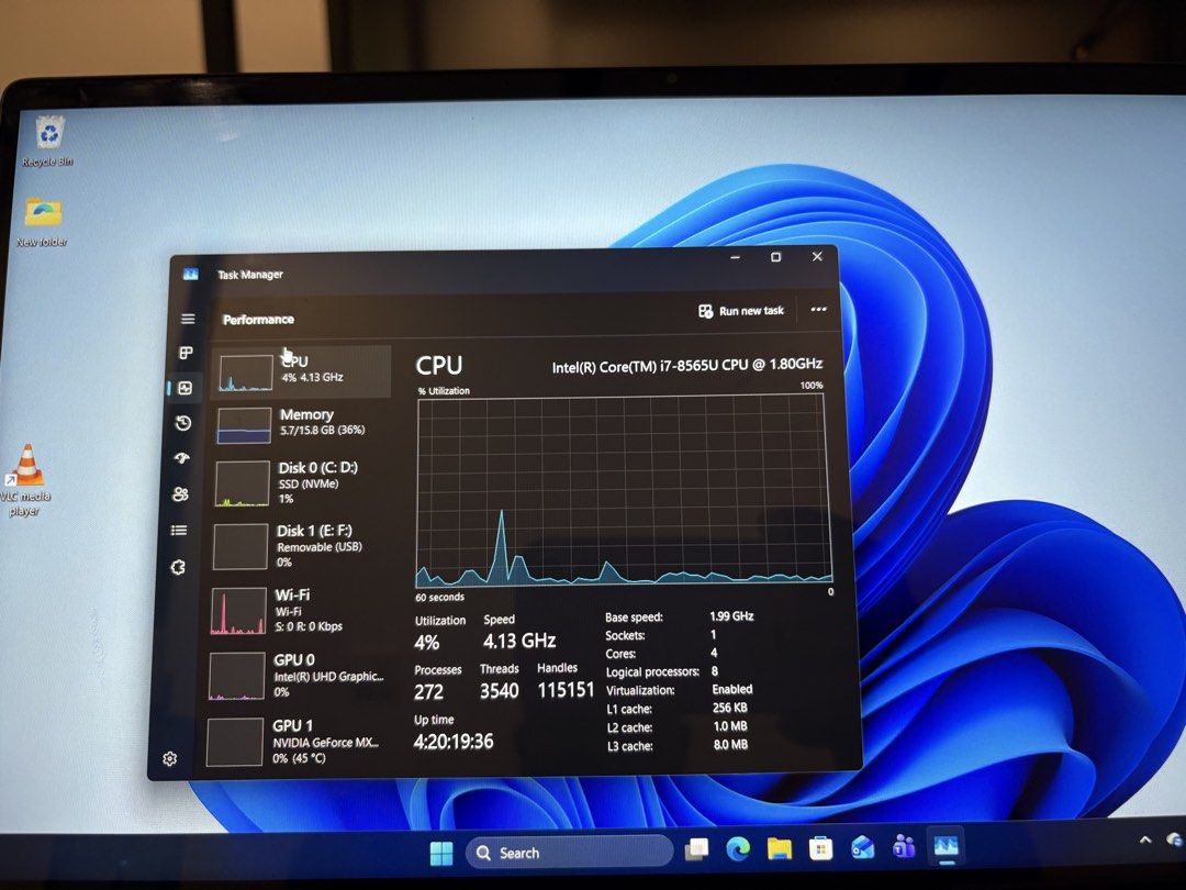 ASUS ZenBook 14 Laptop with Intel UHD Graphics506176104700334085