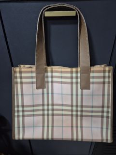 (Category: ) located in . Submitted by fromywardrobe (Listing ID 1449063360, Image 1). Description: .