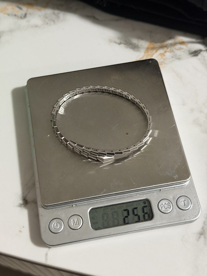 Authentic Bvlgari Serpenti Bracelet White Gold (Category: Bracelets) located in Taguig. Submitted by mainsourceph (Listing ID 1445023700, Image 3). Description: Authentic Bulgari Serpenti Bracelet White Gold Size 19 Box, Paper Bag, Certificate and Receipt Weight 25.4g.
