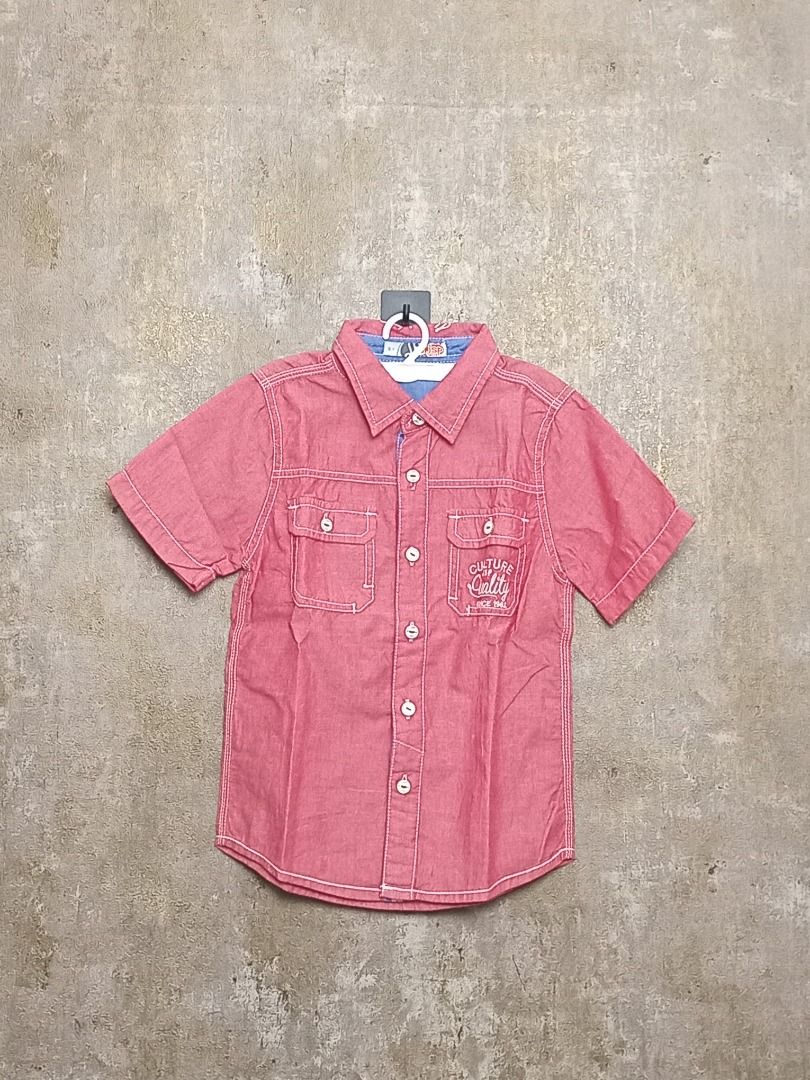 Baju Anak JSP Red Shirt_Size 8 (Kategori: 8 hingga 12 tahun) berada di Semarang. Dikirim oleh revibe.smg (ID iklan 1448973241, Gambar 1). Deskripsi: Baju Anak JSP Red Shirt (LD078/110726) Kemeja anak JSP Red Shirt warna merah dengan desain kasual yang stylish dan tetap nyaman dipakai. Dilengkapi dengan kerah, kancing depan full, serta dua kantong di bagian dada yang membuat tampilannya semakin keren. Cocok digunakan untuk acara keluarga, jalan-ja