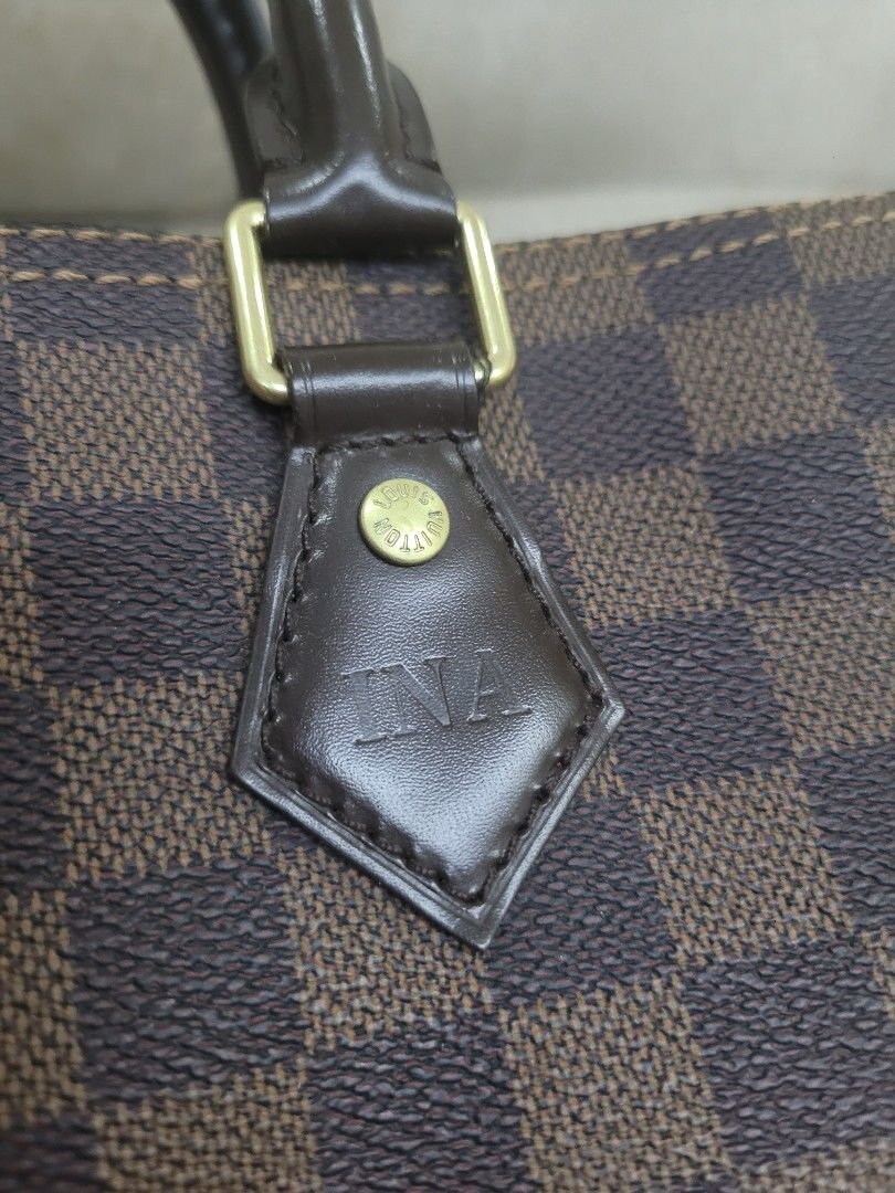 Bando Missing Sling (Category: Luxury Bags & Wallets) located in Antipolo. Submitted by dlolin (Listing ID 1449054973, Image 2). Description: Pang balibagan 😅 Hindi ko sure kung may katunayan kaya mura lang Issue last photo Bought here in Carousell as well - Classic Louis Vuitton Speedy bag - Durable Damier Ebene canvas - Genuine leather handles and trim - Elegant gold hardware details - Spacious interior for your essentials - A timeless additio