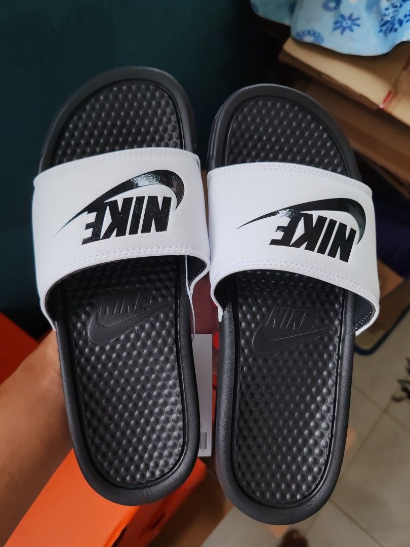 Benassi Slide (Category: Slippers & Slides) located in Naic. Submitted by jcl.kicks (Listing ID 1449075478, Image 2). Description: Size 9 mens (5).