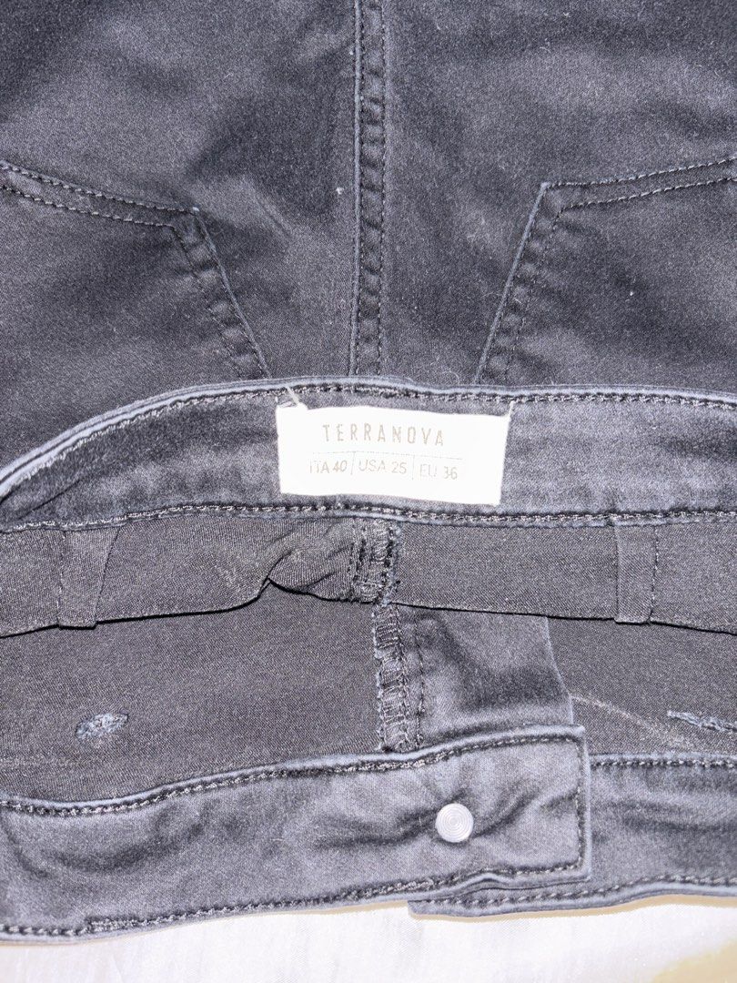 Black High-Waisted Denim Shorts (Category: Shorts) located in Muntinlupa City. Submitted by aoki29 (Listing ID 1449098757, Image 3). Description: - Classic black denim shorts - High-waisted fit - Button and zip closure - Two front pockets - Two back pockets - Versatile for casual outfits.