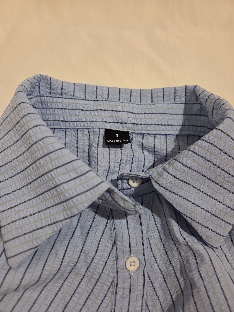 Blue blouse S-M (Category: Blouses) located in Makati City. Submitted by mandy.stuff (Listing ID 1449036593, Image 3). Description: Small to medium blouse Length: 54 cm / 21 in.