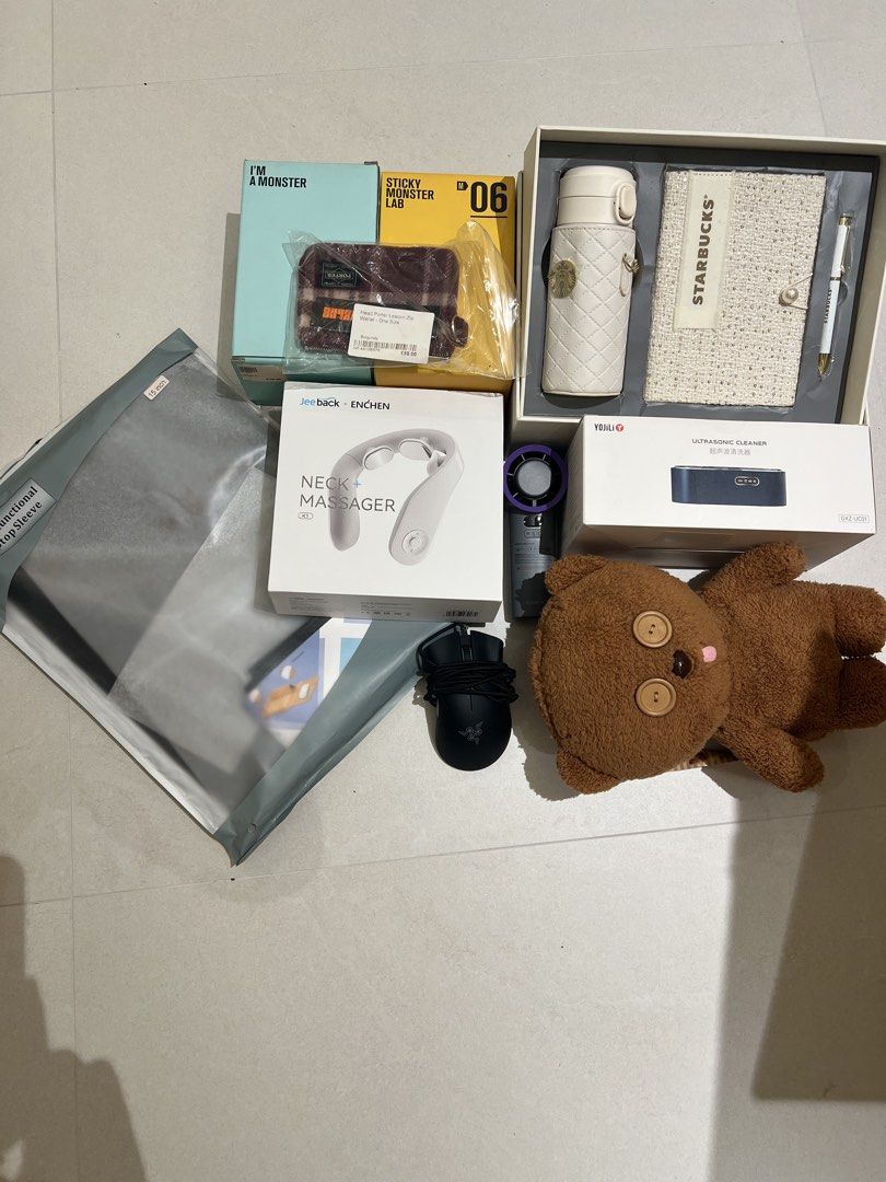 Bundle bundle (Category: Gift Baskets & Hampers) located in Singapore. Submitted by donnod (Listing ID 1449028532, Image 1). Description: Everything u see you get. Mostly brand new. Got razer mouse, got Starbucks exclusive gift, got Porter wallet, ultrasonic cleaner, Tokyo exclusive popcorn holder. .