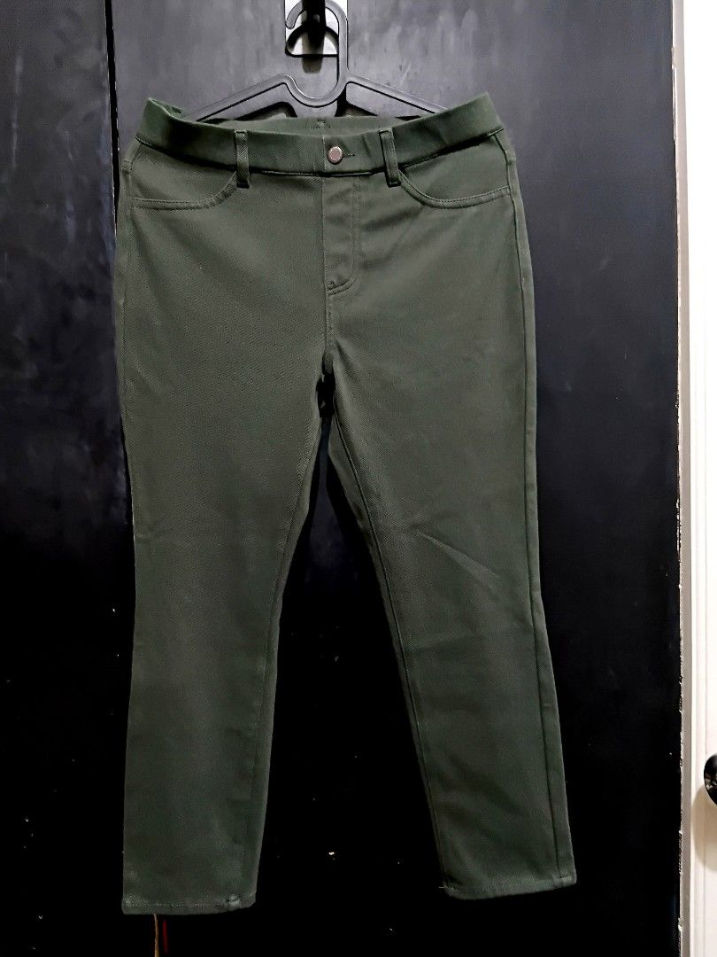 Bundle Uniqlo Pants - Black & Olive Green - Size L (Category: Other Bottoms) located in Manila. Submitted by ramcyanthony (Listing ID 1449063757, Image 3). Description: - Two pairs of Uniqlo pants included (Black and Olive Green). - waist 28-32in length 32.5in - bundle of 2 for 450 (290 each) - Size: Large (L) for both pairs. - Comfortable fabric blend: Cotton, Polyester, and Spandex for flexibility. - Black pants made in Vietnam. - Olive Green p
