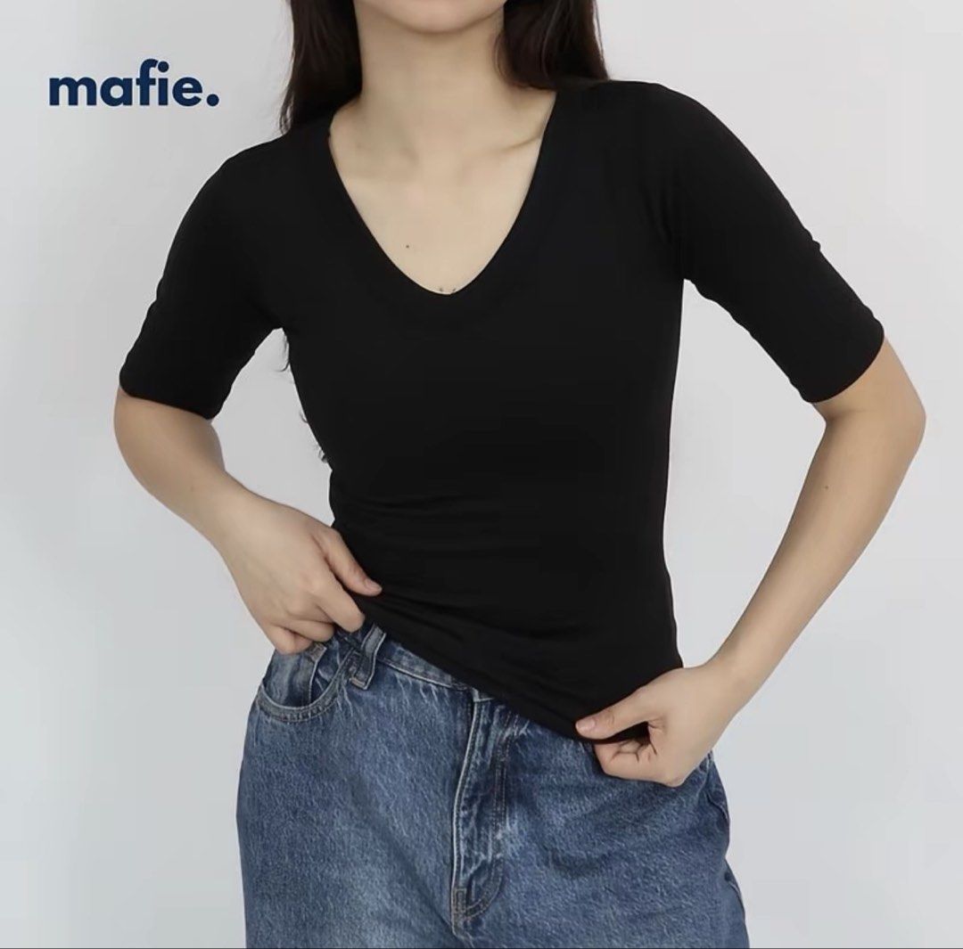 Bundle Vneck shirt Black and Navy Blue (Category: Shirts) located in Quezon City. Submitted by lustitia (Listing ID 1449094800, Image 1). Description: .