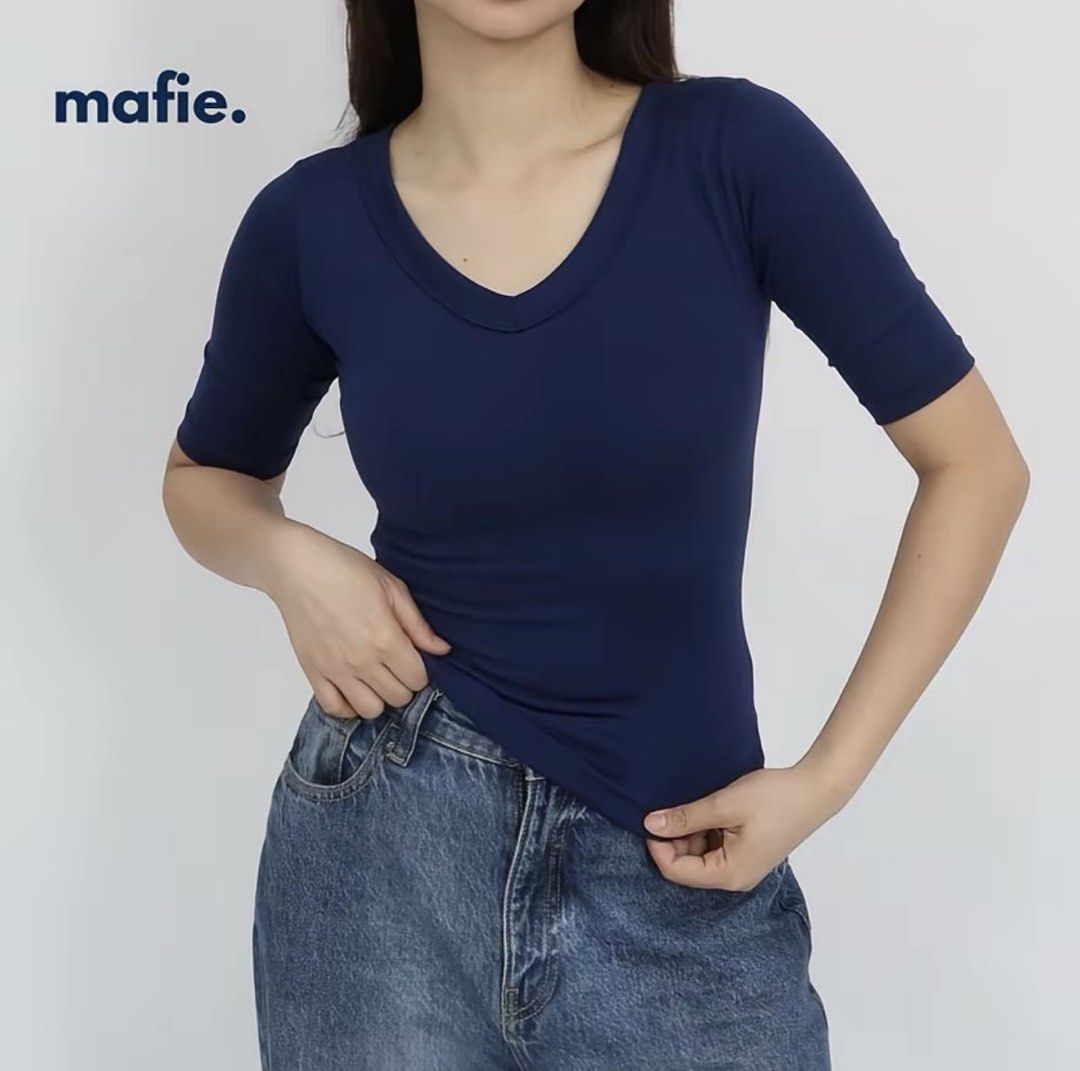Bundle Vneck shirt Black and Navy Blue (Category: Shirts) located in Quezon City. Submitted by lustitia (Listing ID 1449094800, Image 2). Description: .