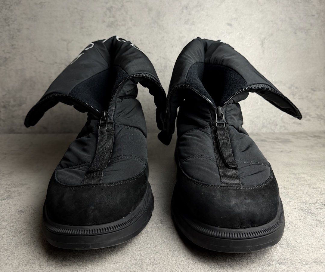 CANADA GOOSE - FW22 CROFTON FOLD DOWN PUFFER BOOTS (Category: Boots) located in Makati City. Submitted by daboy_ (Listing ID 1449098416, Image 2). Description: Size: 11 US Condition: 10/10 Made in: Italy No inclusions Zipper: Ykk.