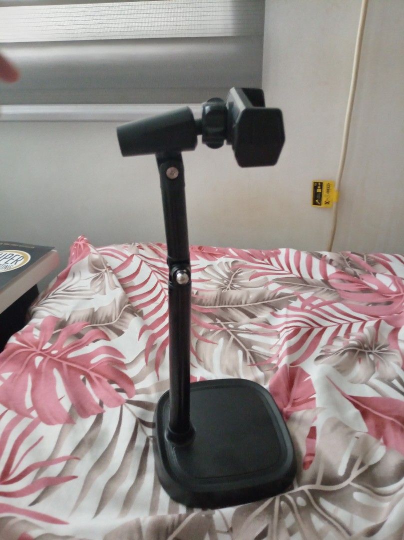 Cellphone holder (Category: Mounts & Holders) located in Mabalacat. Submitted by twilight_radar (Listing ID 1448974871, Image 3). Description: used once for content. good for filming pov. Og price is 350.