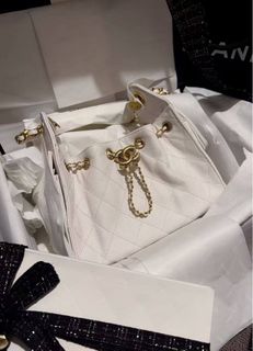 (Category: ) located in . Submitted by chicluxury (Listing ID 1448912860, Image 1). Description: .