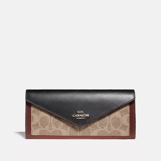 (Category: ) located in . Submitted by watchandbag (Listing ID 1448927016, Image 1). Description: .
