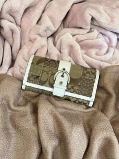 (Category: ) located in . Submitted by livelaughlovejay (Listing ID 1449066030, Image 1). Description: .