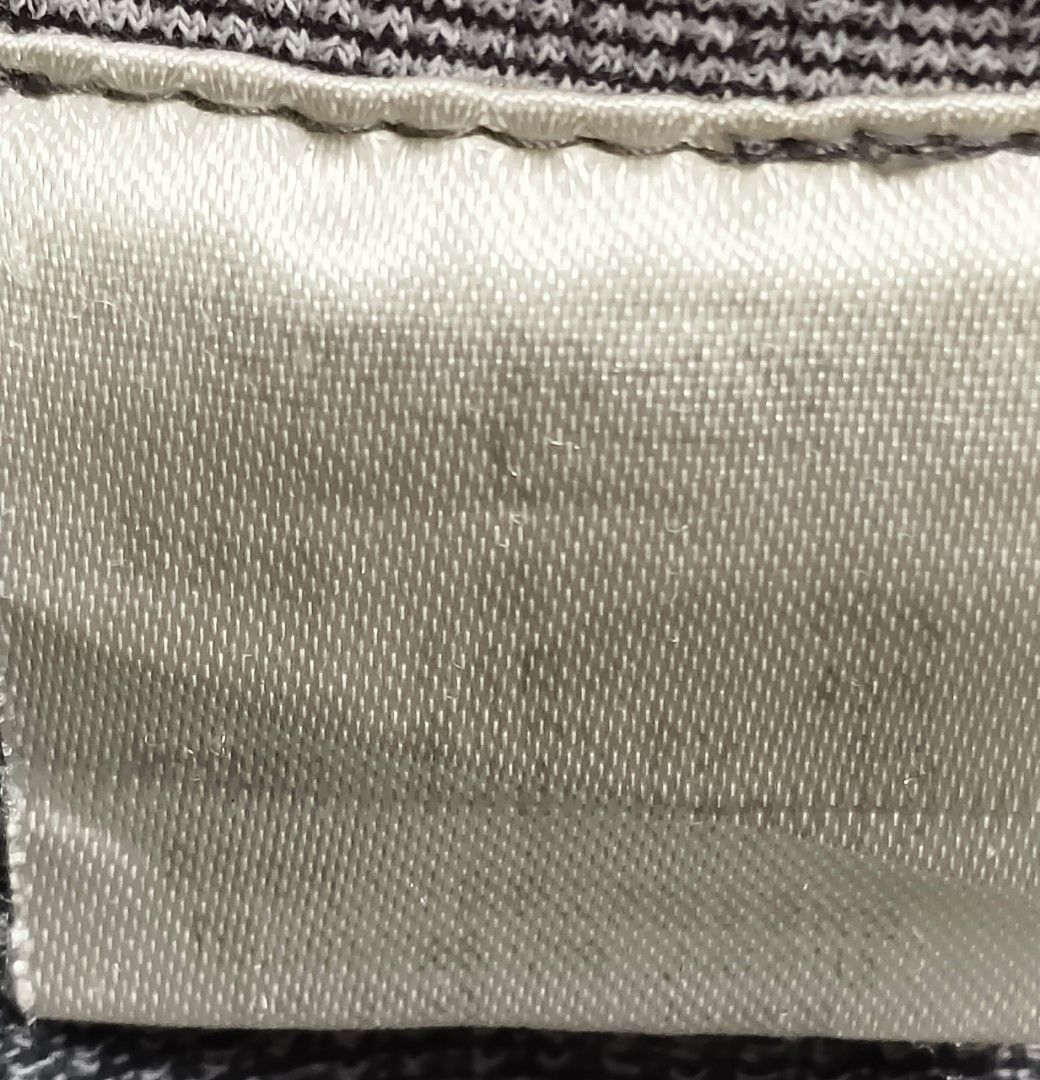 Code : 24 (Category: New Undergarments & Loungewear) located in Sungai Buloh. Submitted by Zirahh.BndleNightware (Listing ID 1448971495, Image 2). Description: 9/10.