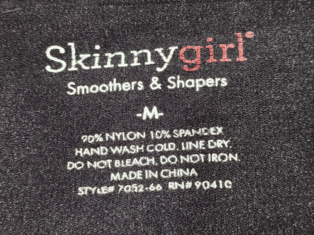 Code : 27 (Category: New Undergarments & Loungewear) located in Sungai Buloh. Submitted by Zirahh.BndleNightware (Listing ID 1448972117, Image 2). Description: 9/10.