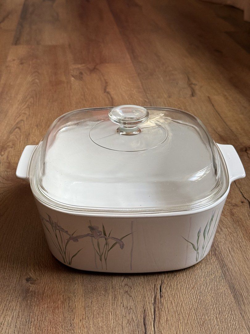 CorningWare Casserole Dish with Glass Lid Iris Pattern