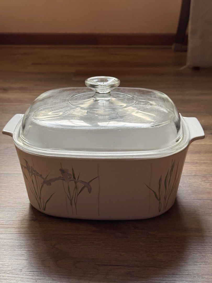 CorningWare Casserole Dish with Glass Lid Iris Pattern506125999188234242