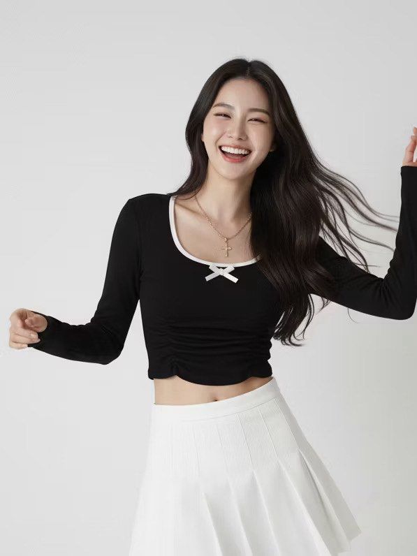 Crop top long sleeve premium (Kategori: Atasan) berada di Depok. Dikirim oleh curatedbytans (ID iklan 1449079662, Gambar 1). Deskripsi: lucuuu parah bahan bagus stretch.