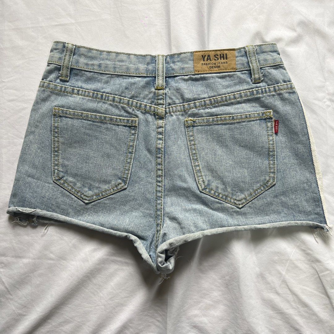 Bundle Denim Shorts Size 27 (Category: Shorts) located in Pasay City. Submitted by annedeclutter (Listing ID 1448932337, Image 3). Description: 2pcs Bundle Size: 27 RFS: Declutter 📍Pasay City 🛵Lalamove and Orange CO.