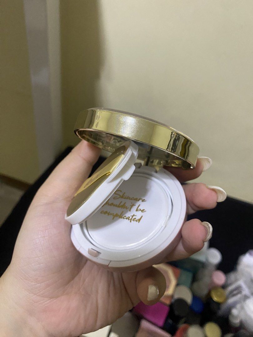 Dewha Perfect Glow CC Cushion SPF30 PA+++ (Category: Makeup) located in Manila. Submitted by goldenmnl (Listing ID 1448946706, Image 1). Description: - Dewha Perfect Glow CC Cushion - SPF30 PA+++ - Provides a beautiful glow - Easy to apply - Ideal for everyday wear - Achieve a perfect skin finish - Limited stock available.