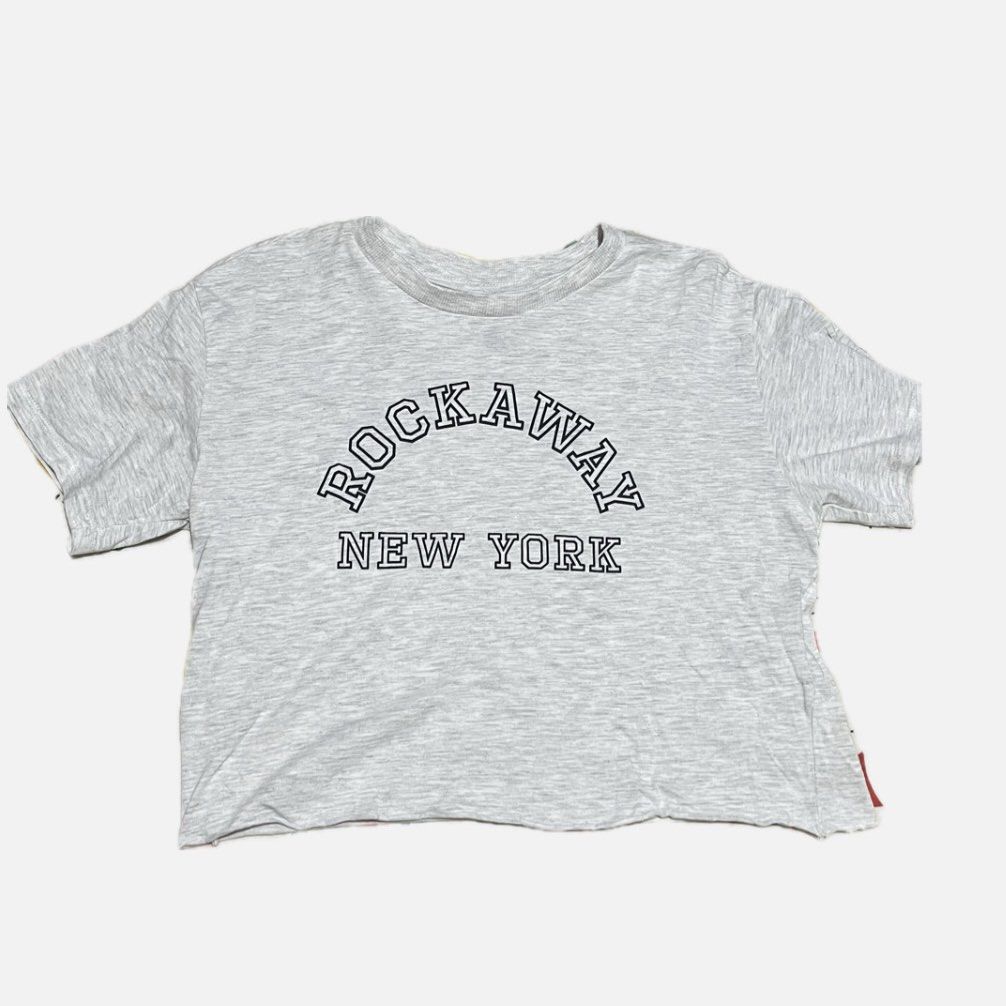 Divided Gray Top (Category: Shirts) located in Muntinlupa City. Submitted by clothes.declutter.finds (Listing ID 1449048063, Image 1). Description: .