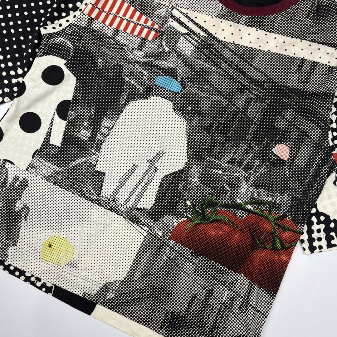 Dolce & Gabbana Graphic Print Oversized Tshirt (Category: Tshirts & Polo Shirts ) located in Bacolod City. Submitted by cast.archives (Listing ID 1449071275, Image 2). Description: Dolce & Gabbana Graphic Print Oversized Tshirt Size: Medium to Boxy Large Condition: Excellent Flaw: None.