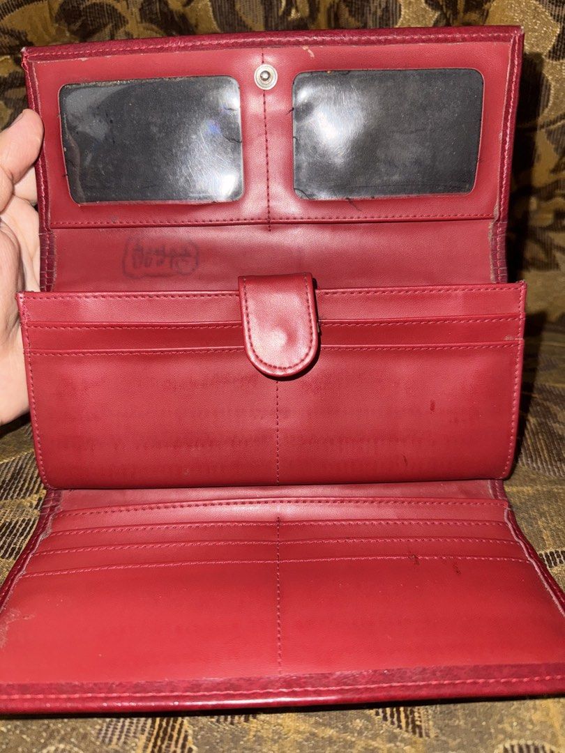 Dompet (Kategori: Tas & Dompet Wanita) berada di Jakarta Timur. Dikirim oleh linaadja (ID iklan 1448918890, Gambar 3). Deskripsi: Preloved Dompet .