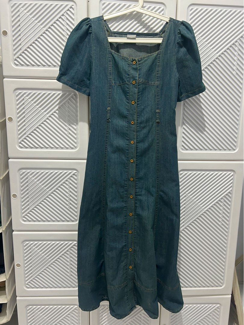 Dress This Is April (Kategori: Gaun & Rok) berada di Bekasi. Dikirim oleh ig_mikaa (ID iklan 1449081972, Gambar 1). Deskripsi: Sudah dicuci tapi belum pernah dipakai. Brand new This Is April.