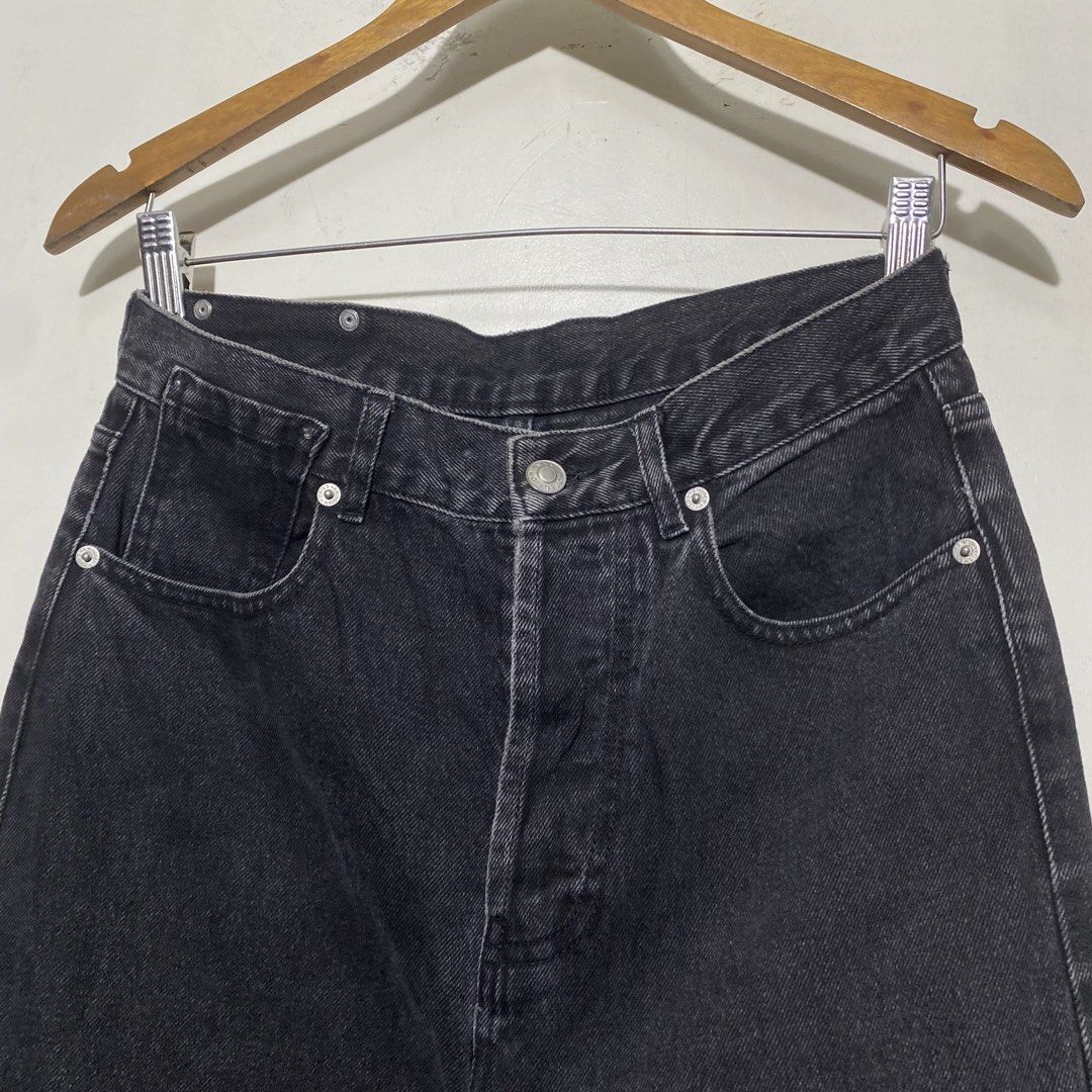 Dries Van Noten - Straight Jeans (Category: Jeans) located in Manila. Submitted by OVERJOY (Listing ID 1449037936, Image 2). Description: Dries Van Noten - Straight Jeans Size - 27 Condition - 9/10 Dimensions WAIST - 14.5” INSEAM - 29.5” LEG OPENING - 7.5” FRONT RISE - 12” THIGH - 11.5” LENGTH - 41.5” 3,499.