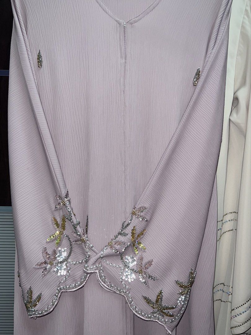 Dubai Abaya (Category: Dresses) located in Alor Setar. Submitted by ssarahf (Listing ID 1449055069, Image 3). Description: Dubai Handwork Abaya Size 56 Dada 44” Labuh 56” Colour: soft pink Material: korean zoom Abaya only.