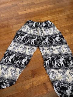 (Category: ) located in . Submitted by sellingavariety (Listing ID 1448991328, Image 1). Description: .