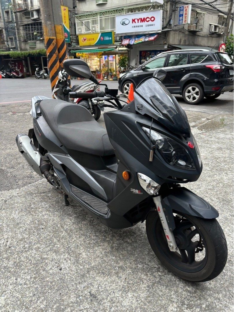 由 xiaoyu_horse (刊登 ID 1448975157，圖片 3) 提交，位於 桃園市 (Taoyuan) 的 宏佳騰黃牌ELITE250 (類別：二手機車)，說明：型號：宏佳騰黃牌ELITE250 年份：2016 里程：39426 金額：25000（可協助分期） 地區：新北市土城區福仁街 聯絡方式：私訊我 改裝： 備註： 牌照燃料不含 車行破百輛車款 如有要買其他車款 也可以私訊我唷。。