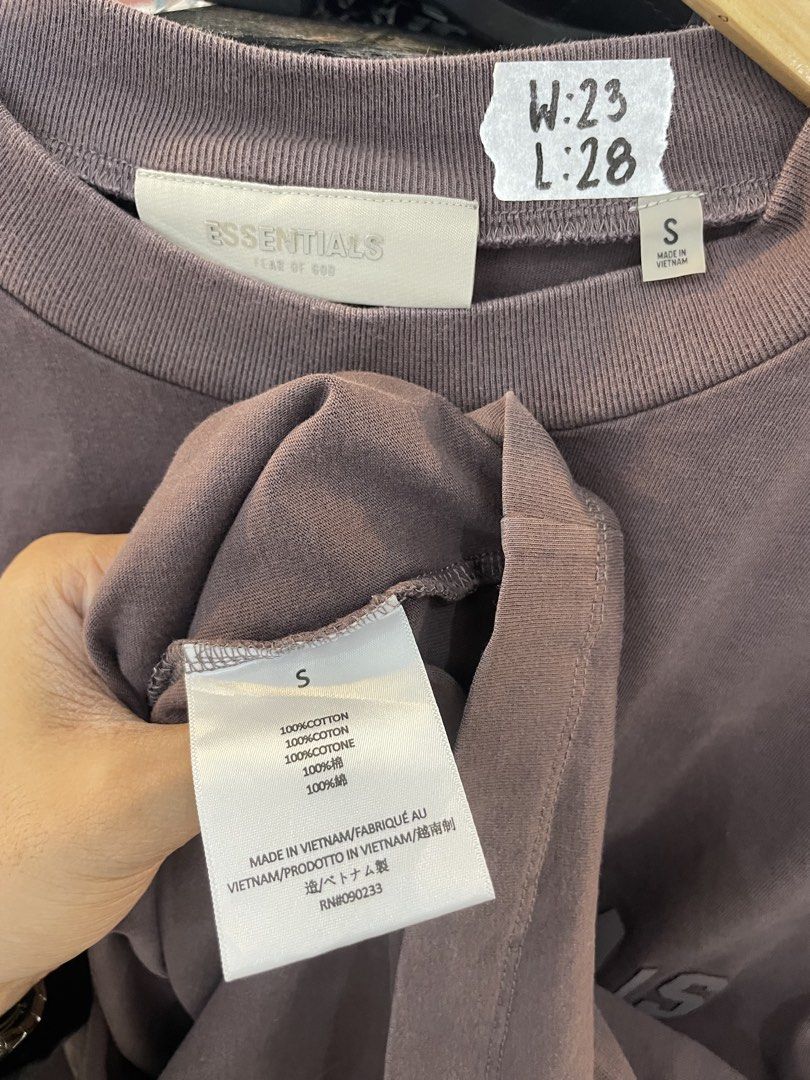 Essentials (Category: Tshirts & Polo Shirts ) located in Manila. Submitted by y2karchivesstreetwear (Listing ID 1449074130, Image 3). Description: Authentic Large fit Color rate 9.5/10 As new condition No flaws.