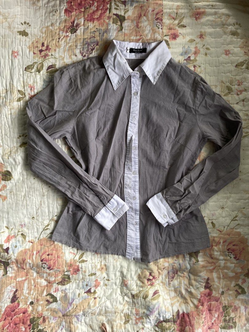 Fitted Corporate shirt (Category: Longsleeves) located in Bandar Pusat Jengka. Submitted by now7ah (Listing ID 1448959190, Image 2). Description: shoulder: 35 cm length: 55.5 cm bust: 87 cm sleeves: 56cm waist: 79 cm.