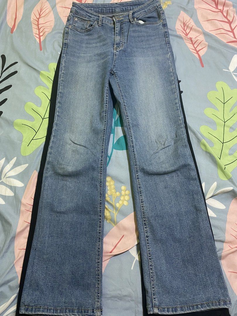 flare jeans (Kategori: Bawahan) berada di Jakarta Timur. Dikirim oleh anesblptr (ID iklan 1449045200, Gambar 1). Deskripsi: lingkar pinggang 68-78, panjang 102.