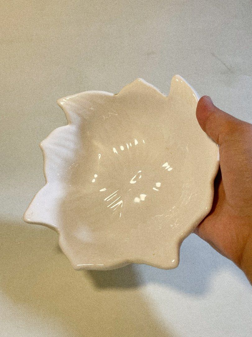 Footed fruit bowl (Category: Dinnerware & Cutlery) located in Antipolo. Submitted by ceramiqueph (Listing ID 1448966547, Image 3). Description: *D:18cm H:12cm.