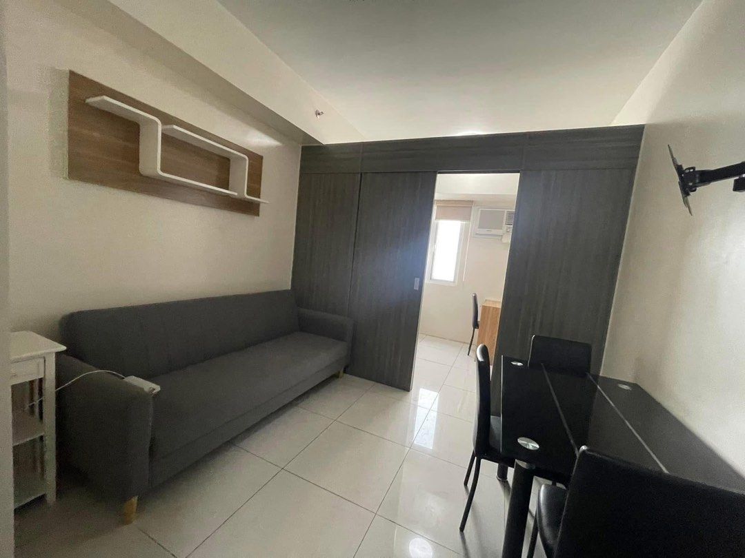 For Rent Green Residences 1BR (Category: Apartments & Condos) located in Taguig. Submitted by jubie_lucban214 (Listing ID 1449085663, Image 3). Description: Oct-Nov move-ins only‼️ GREEN RESIDENCES Along Taft Avenue Next to DLSU 30th Floor 1BR 24 sqm. Fully Furnished (double deck bed) 21K/month inclusive of dues LAST PRICE 2 Months Security Deposit 1 Month Advance Rent 11 PDCs (no monthly bank deposit) Ideal for 2 occupants Maximum of 2 occupants
