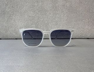 (Category: ) located in . Submitted by pop.optical (Listing ID 1448971390, Image 1). Description: .