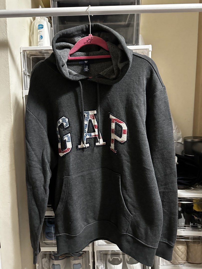 由 soundthrifttw (刊登 ID 1449025835，圖片 1) 提交，位於 高雄市 (Kaohsiung) 的 Gap Hoodies (類別：帽Ｔ、大學T)，說明：。