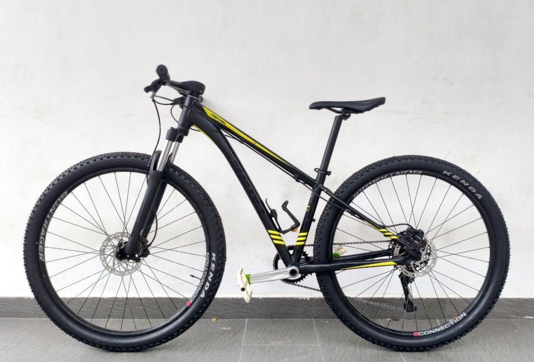 Giant Revel 29er bicycle / mountain bike / MTB / hardtail MTB / 29" bicycle / 29" bike / Shimano bicycle / Shimano bike / bike / bicycle (Category: Bicycles) located in Singapore. Submitted by oskeos (Listing ID 1448967358, Image 1). Description: 29" wheel size 11 speed Shimano Deore XT gears Suntour XCE front suspension Tektro hydraulic brake system S size frame Shimano Deore trigger shifters Shimano Deore XT rear derailleur Race face Crankset T