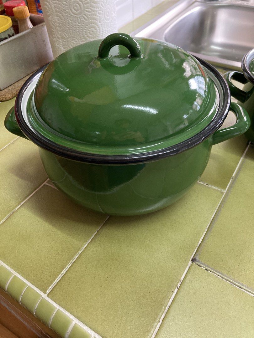 Green Enamel Pot with Lid - EPON