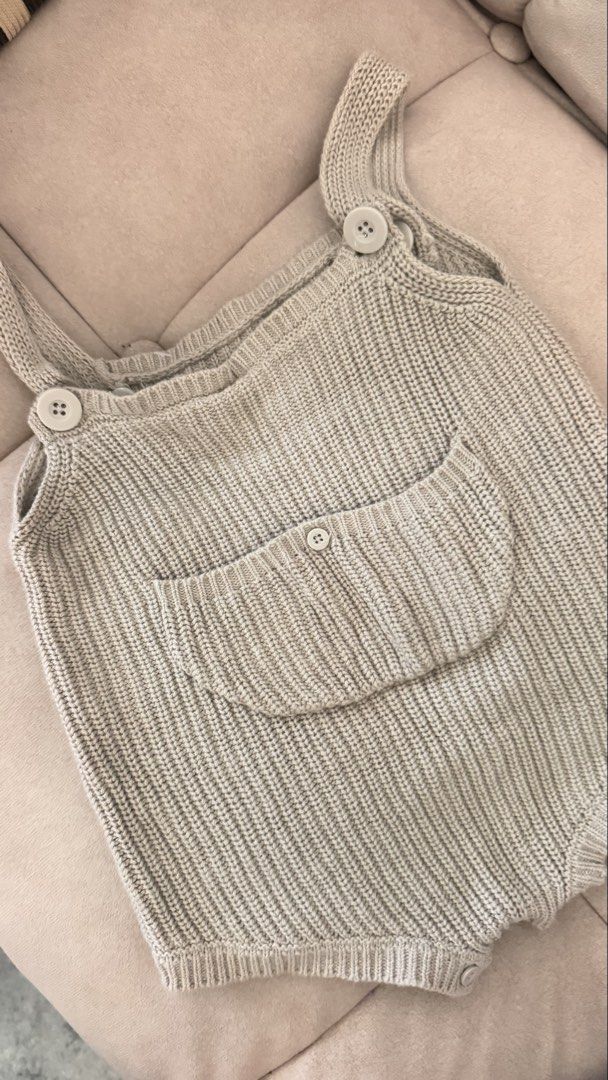 Grey Knitted Singlet Rompers (Category: Babies & Kids Fashion) located in Ipoh. Submitted by mommacitaaaa (Listing ID 1449063527, Image 1). Description: Comel gila but lakiku taknak anak pakai, macam girl haha.