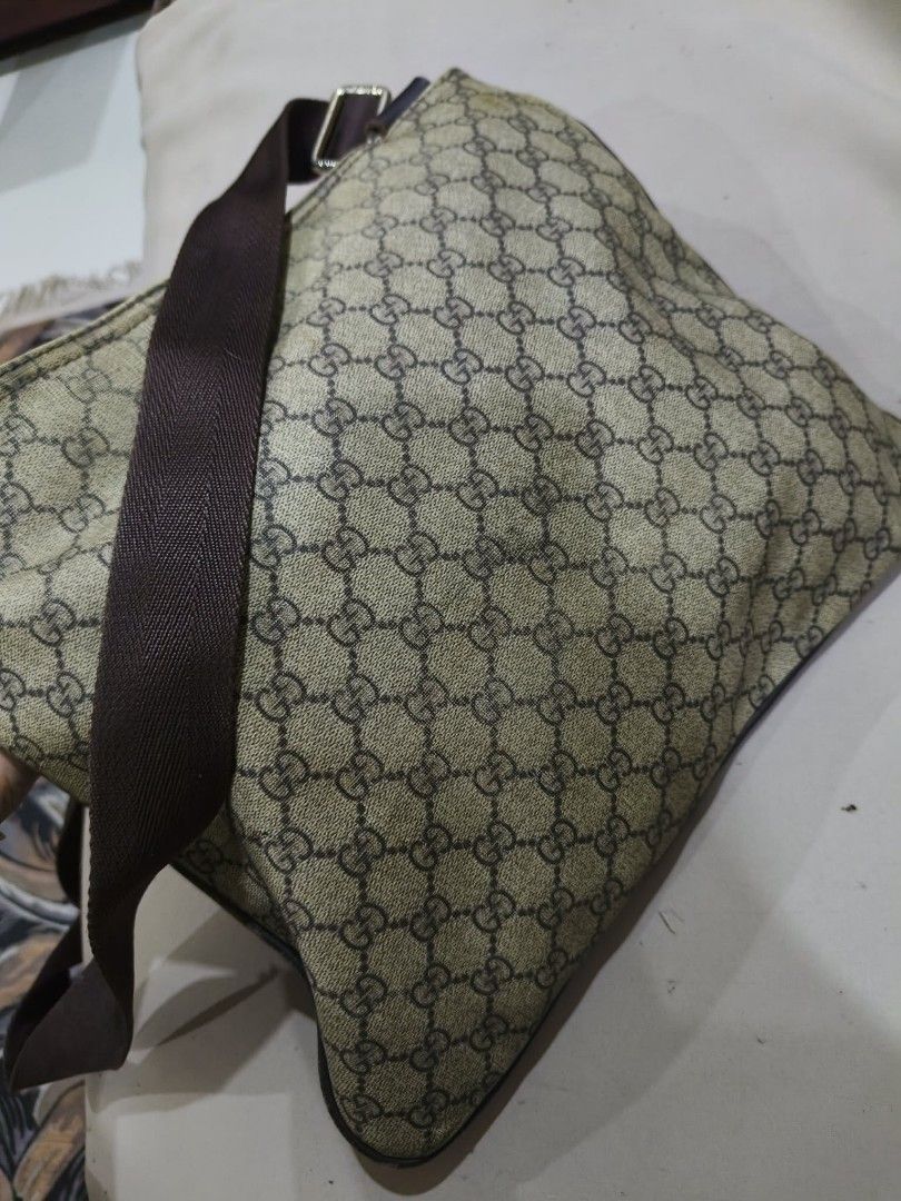 Gucci (Category: Luxury Bags & Wallets) located in General Santos City (Dadiangas). Submitted by angelofetr74296 (Listing ID 1449036557, Image 3). Description: .