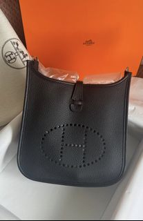 （分類：）位於 。 由 lc.luxury 提交（商品編號 1449018536，圖片 1）。簡介： 。