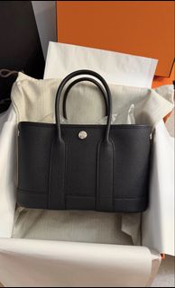 （分類：）位於 。 由 lc.luxury 提交（商品編號 1449015706，圖片 1）。簡介： 。