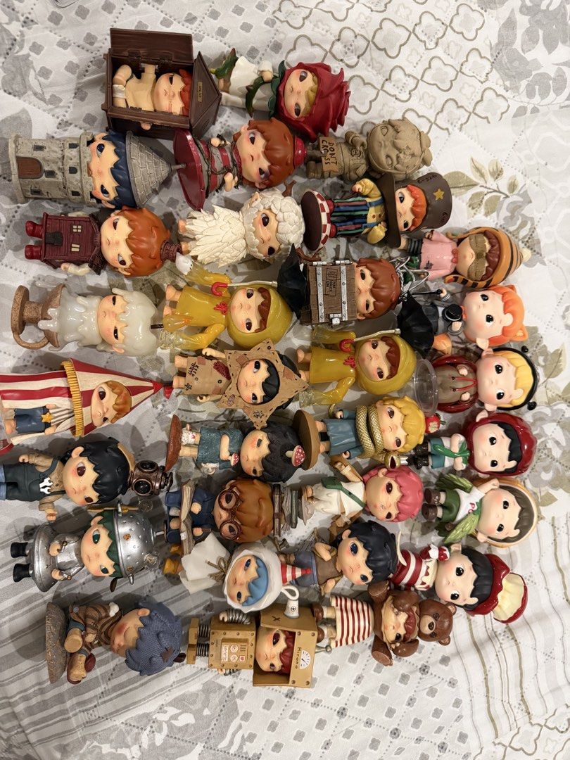 Hirono/Hacipupu Figures (Category: Designer & Blind Box Toys) located in Antipolo. Submitted by dianeeaa (Listing ID 1449045272, Image 2). Description: Selling each for 400 💯 including the card of the figure only Pm for more details Meetups around Antipolo, Rizal 📍 Can ship nationwide ROSE- SOLD❗️.