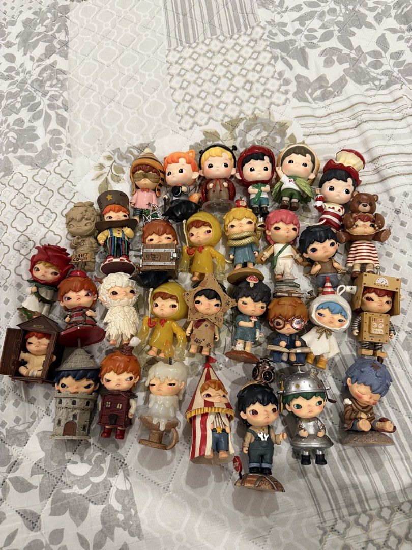 Hirono/Hacipupu Figures (Category: Designer & Blind Box Toys) located in Antipolo. Submitted by dianeeaa (Listing ID 1449045272, Image 1). Description: Selling each for 400 💯 including the card of the figure only Pm for more details Meetups around Antipolo, Rizal 📍 Can ship nationwide ROSE- SOLD❗️.