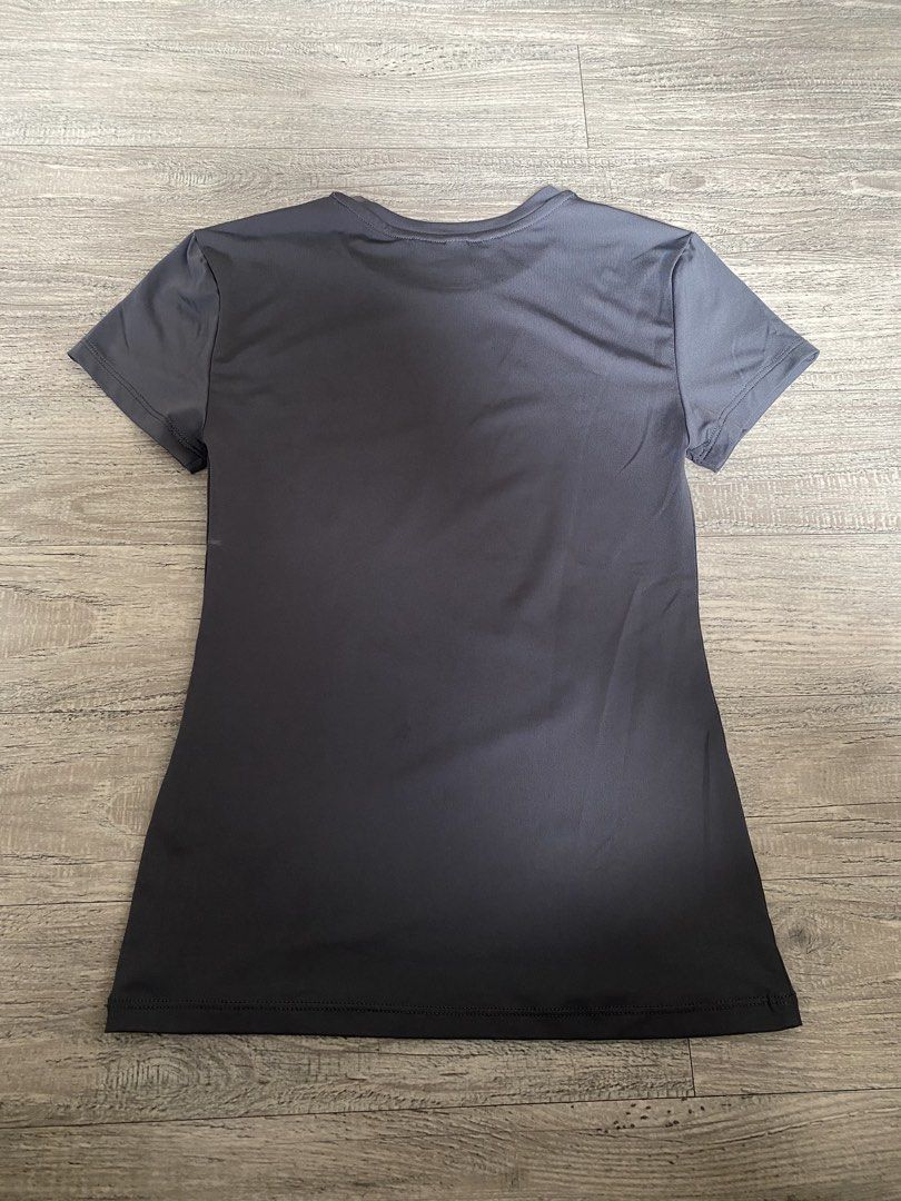 H&M Gray Top (Category: Others Tops) located in Bacoor. Submitted by hellop4t (Listing ID 1448959839, Image 2). Description: similar to mera renata top in gray.